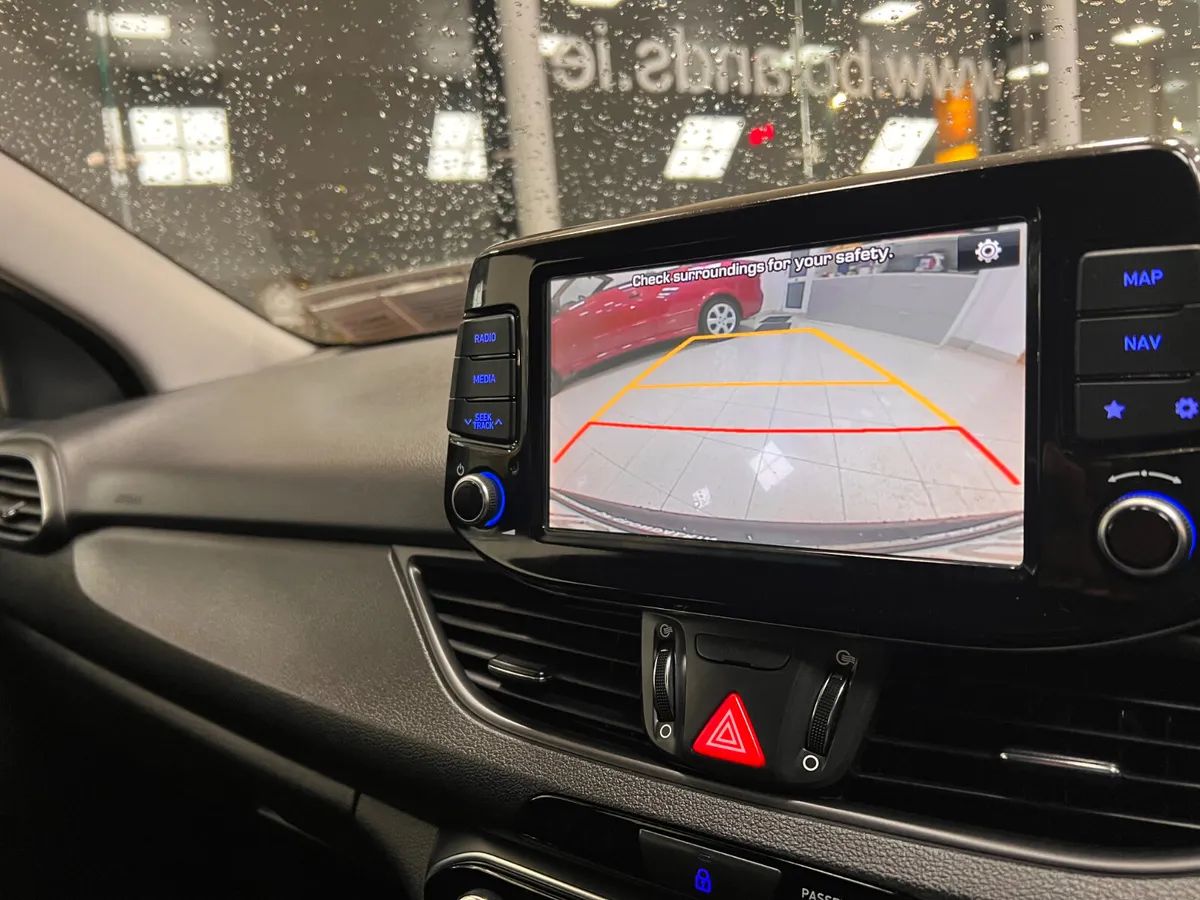 As New i30Fast Back Tiny Kms Huge Spec On Sale - Image 4