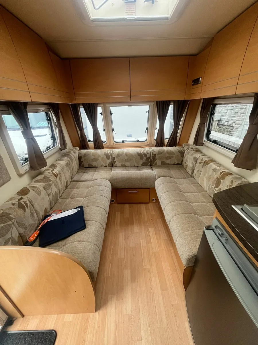 Bailey Olympus fixed bed 4/5 berth - Image 3