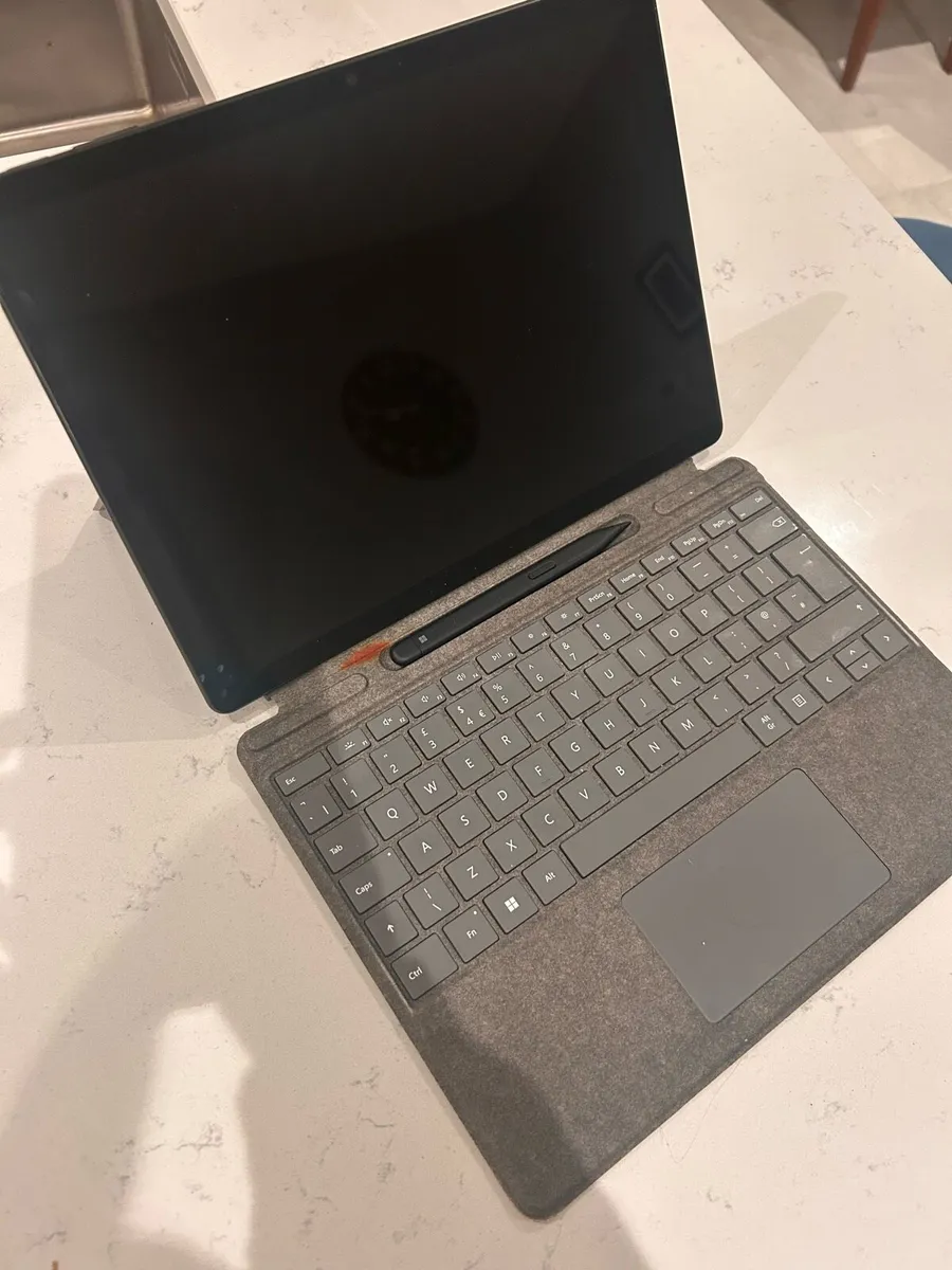 Surface Pro 9, with keyboard - Image 4