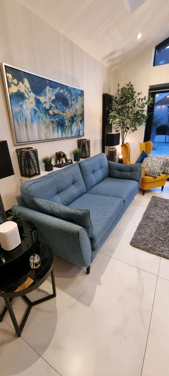 4 seater sofa - Image 1