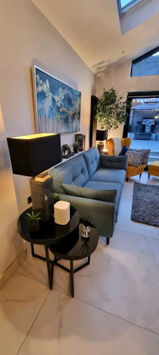 4 seater sofa - Image 2