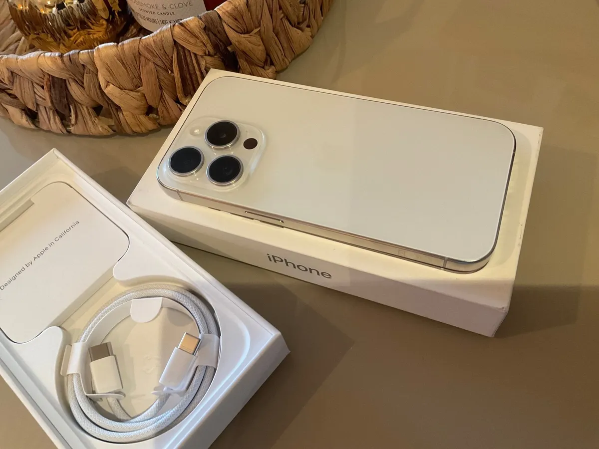 iPhone 15 Pro 128GB White simfree - Image 3