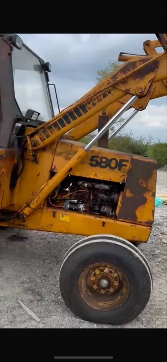 Case 580f - Image 2
