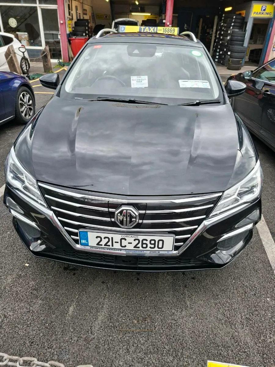 Rent a taxi 280 per wk - Image 1