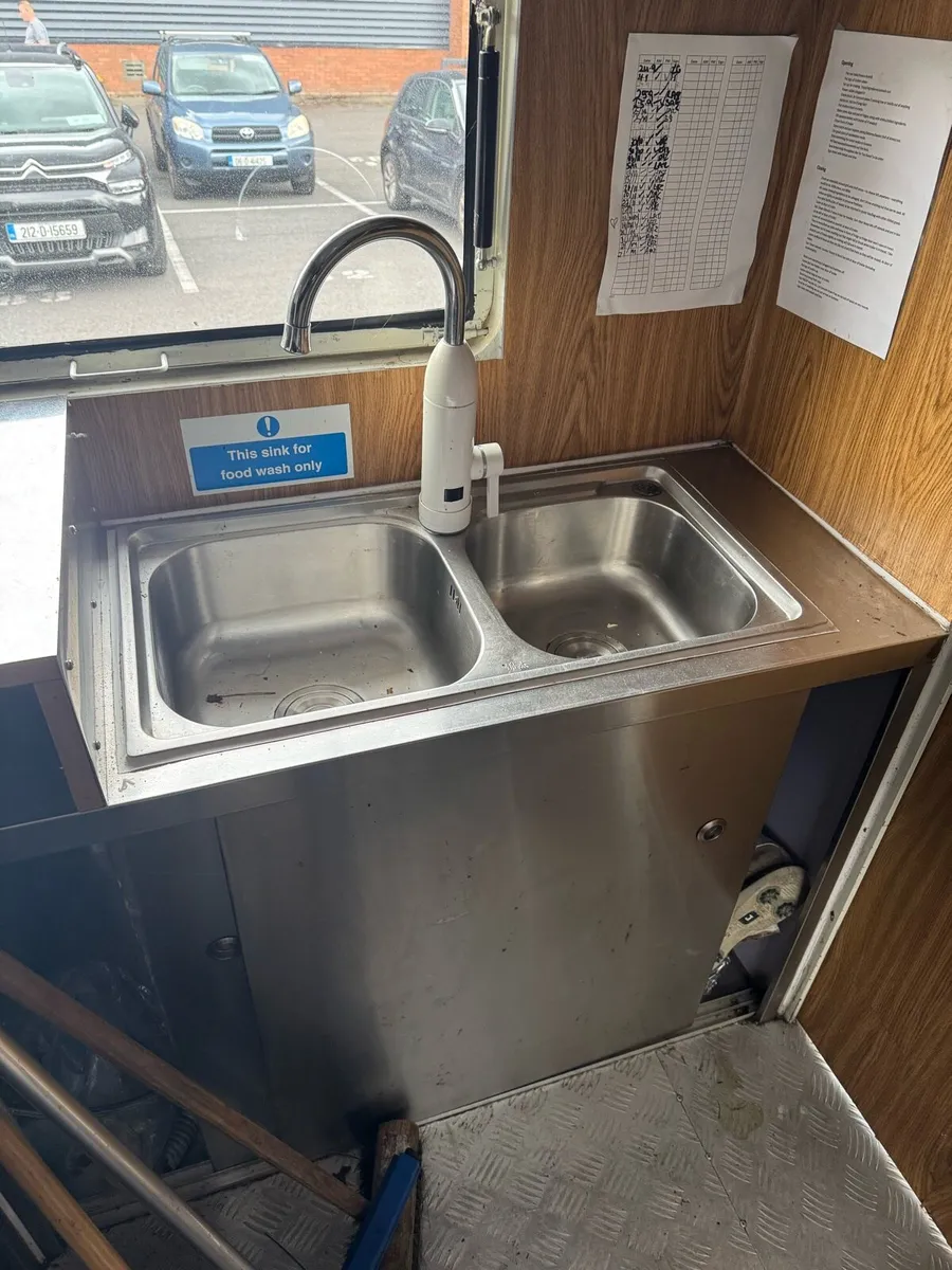 Food Trailer - Image 2