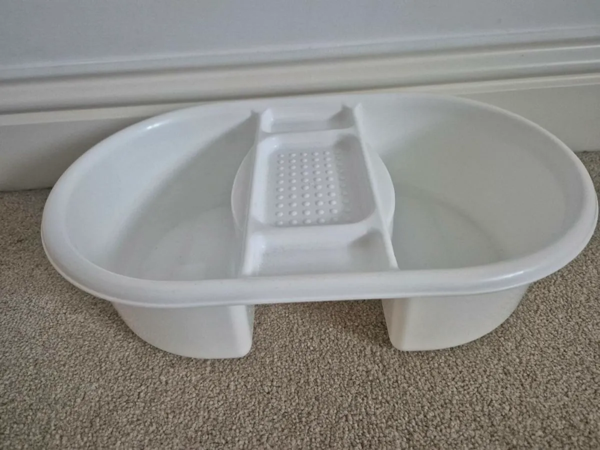 Baby Bath, baby wash basin & Peppa Pig Potty - Image 3