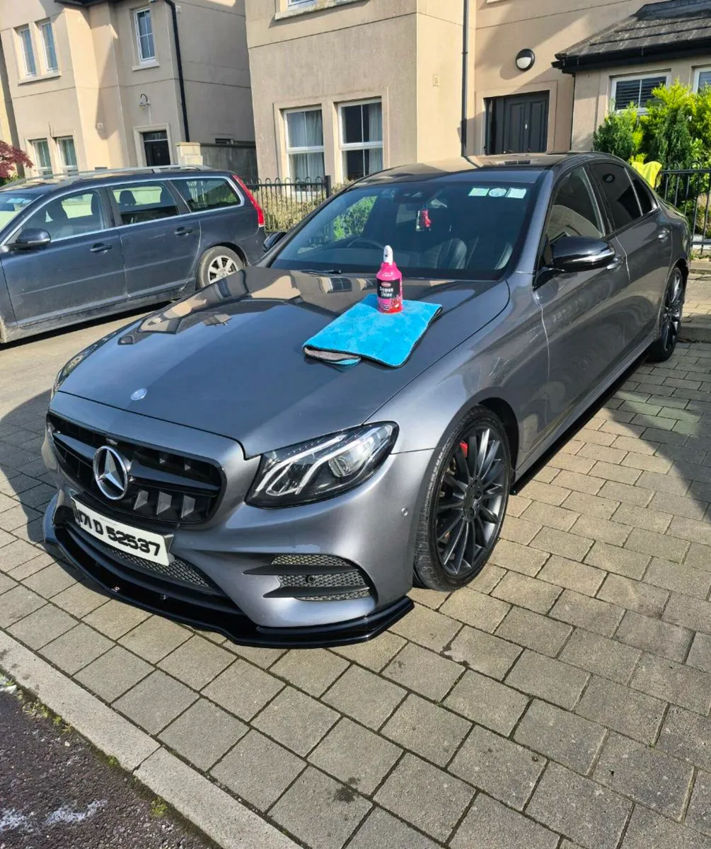 Mercedes Benz AMG LINE 220D - Image 3