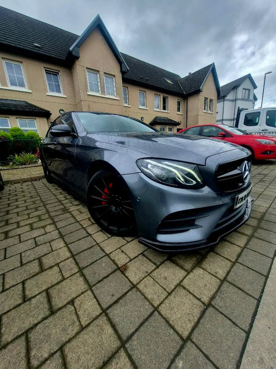 Mercedes Benz AMG LINE 220D - Image 1