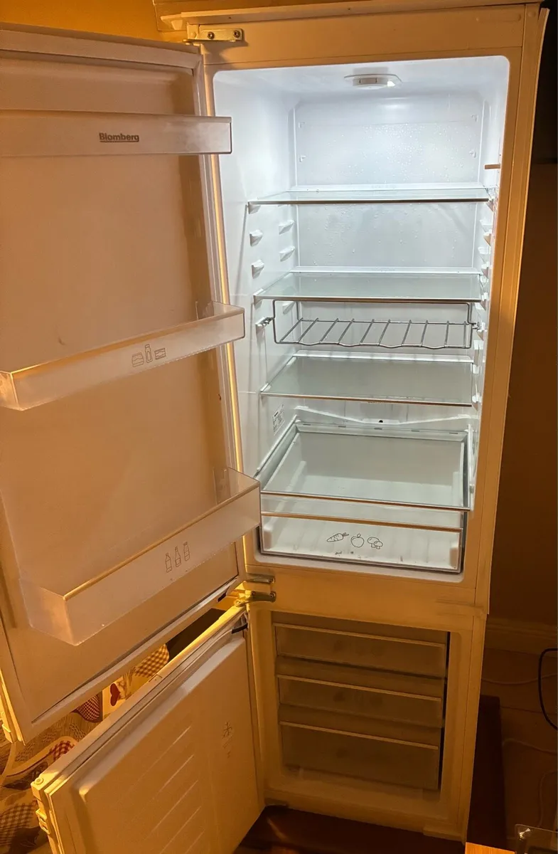 Integrated Fridge Freezer - Image 2
