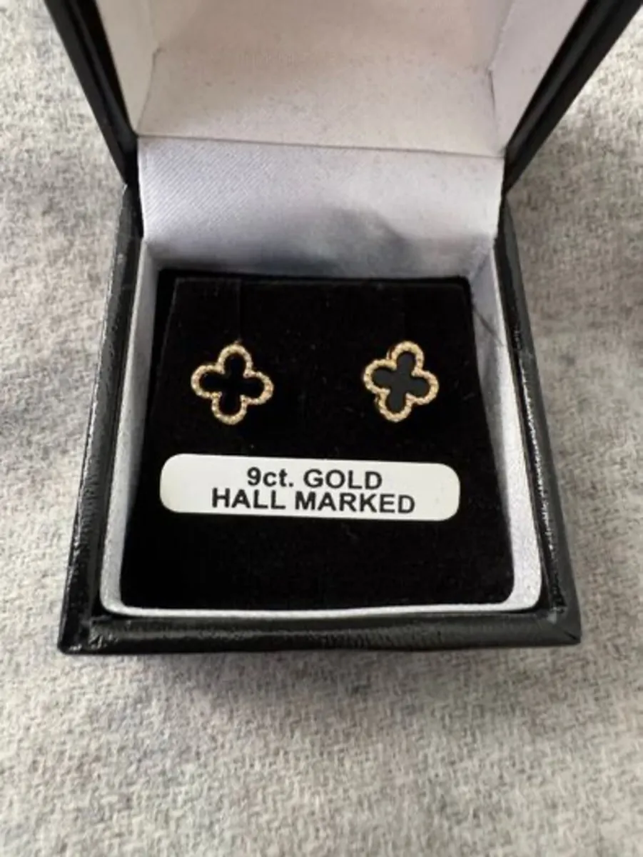 9ct gold onyx alhambra earrings - Image 2
