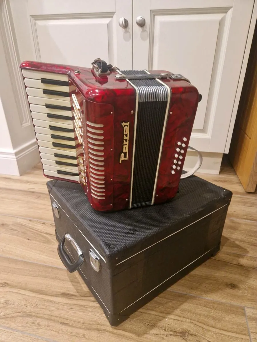 Parrot Piano accordion - Image 1