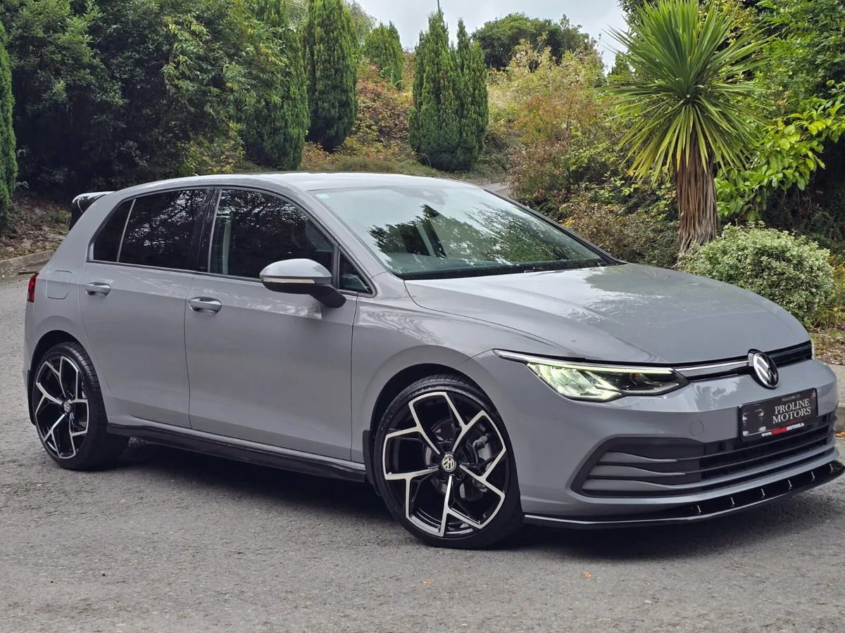 VW GOLF 2.0 TDI MK8 IN STUNNING MOONSTONE GREY - Image 1