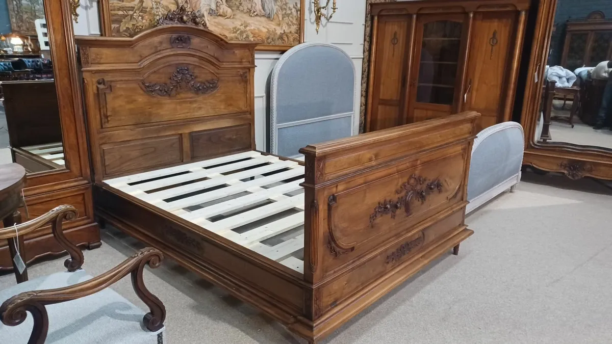 Two unique antique beds - double and king size - Image 2