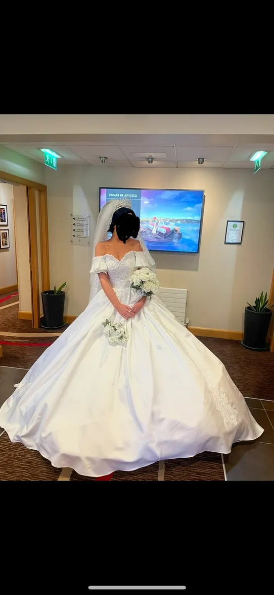 WEDDING DRESS - Image 1