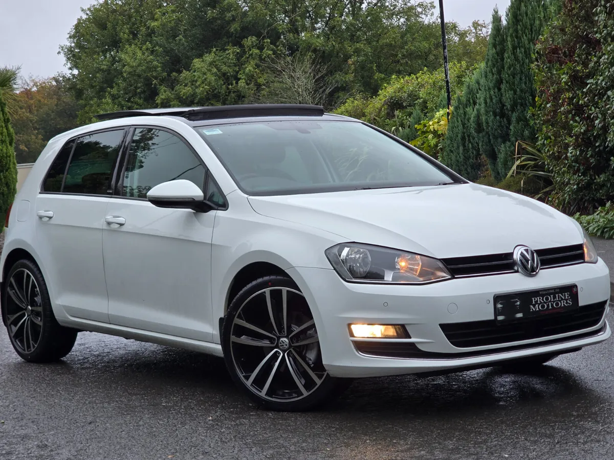 VW GOLF 1.6 TDI ALLSTAR EDITION PANORAMIC ROOF - Image 4