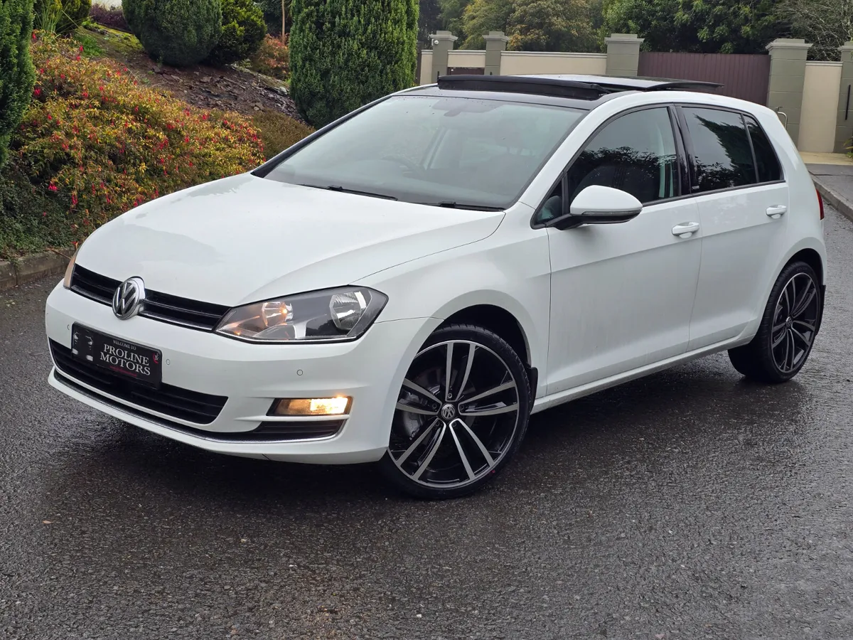 VW GOLF 1.6 TDI ALLSTAR EDITION PANORAMIC ROOF - Image 2