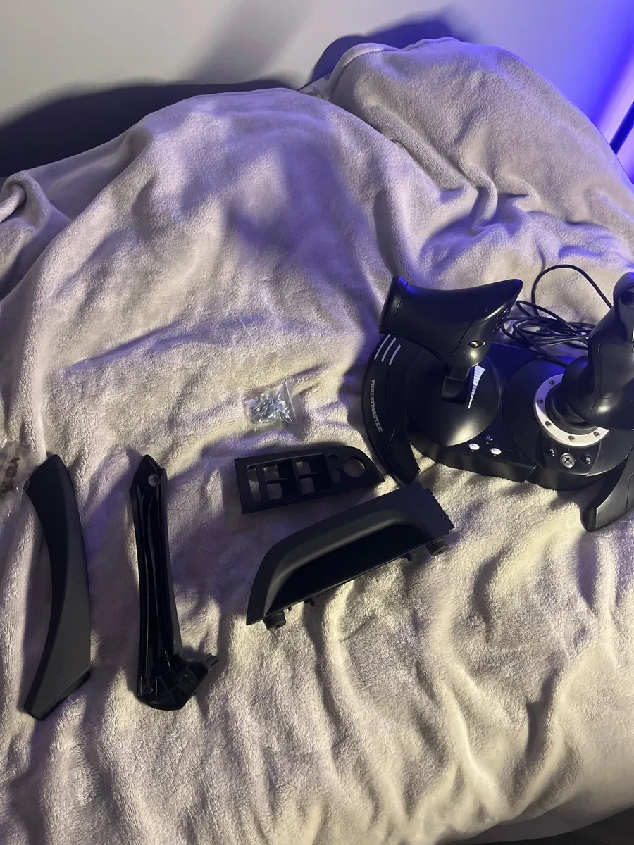 Bmw e90 door handle + Xbox airplane joystick - Image 1
