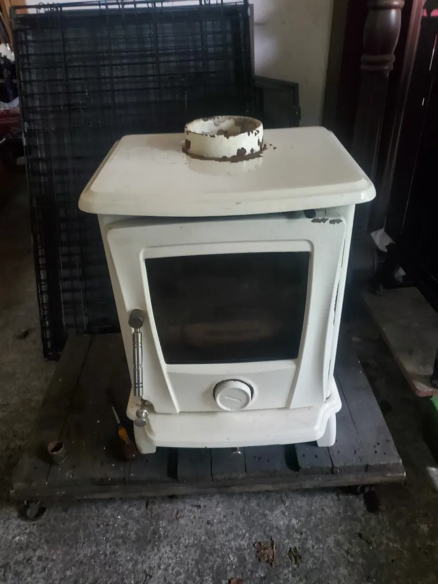 Cream 7kw solid fuel stove - Image 1
