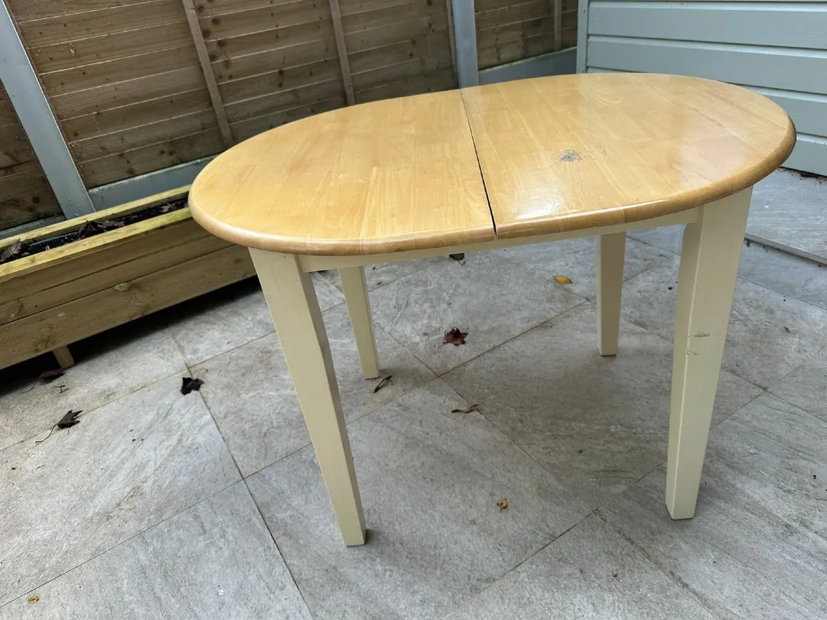Kitchen table and chairs - Image 3