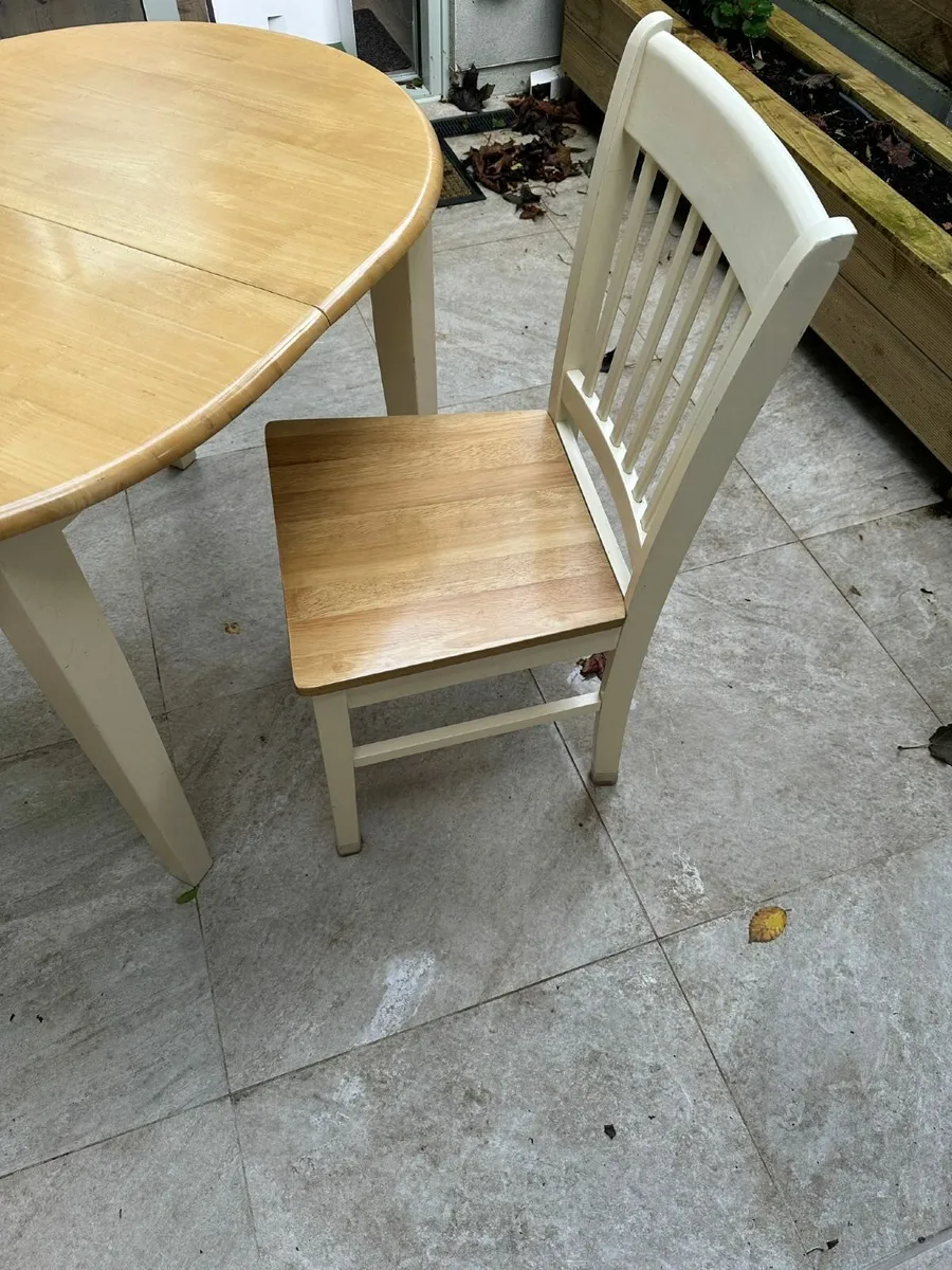 Kitchen table and chairs - Image 4