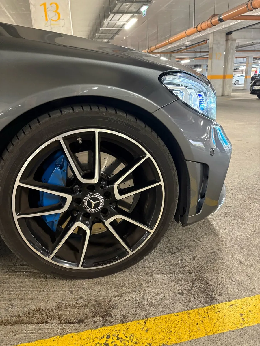 Car - Image 2