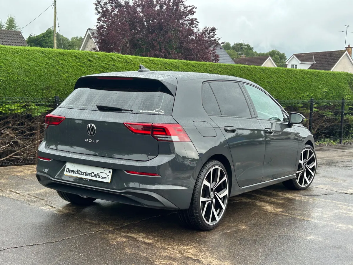 22Volkswagen Golf - Image 4