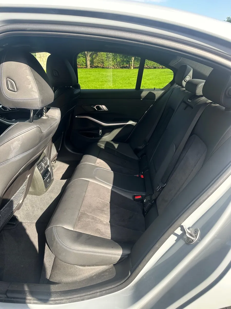 BMW 3-Series 2022 - Image 3