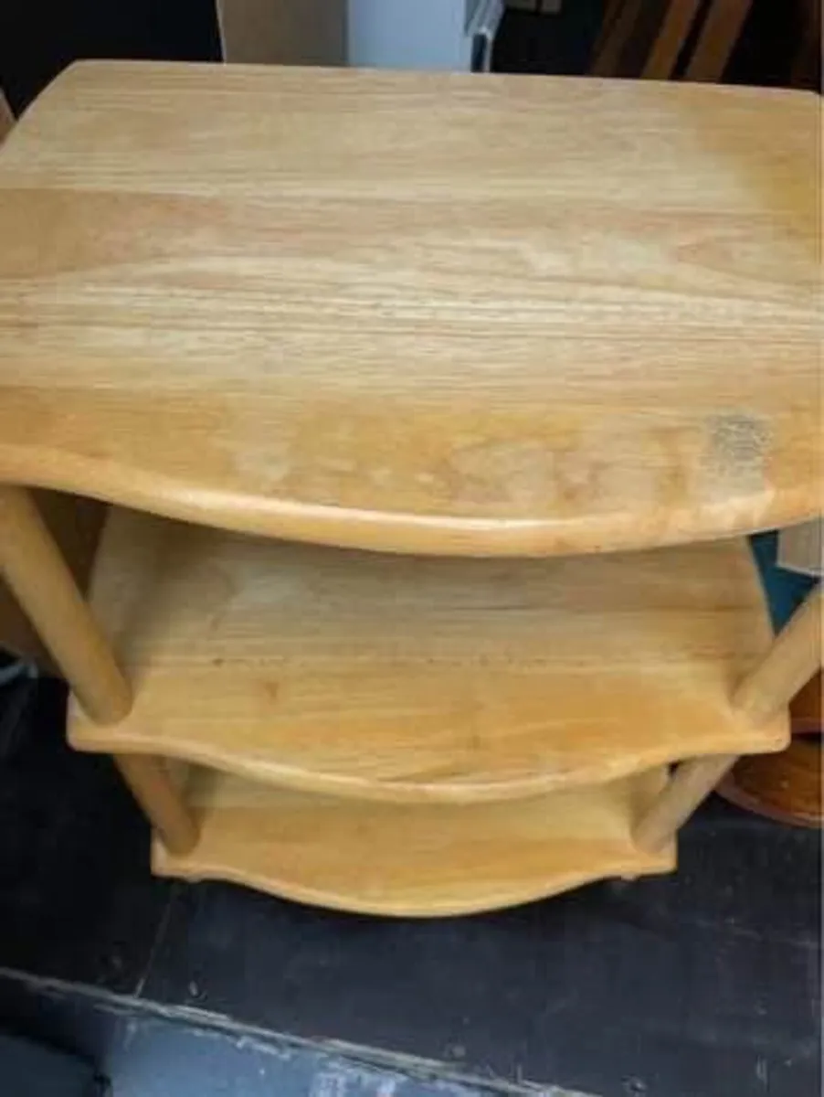 Small stand - Image 1