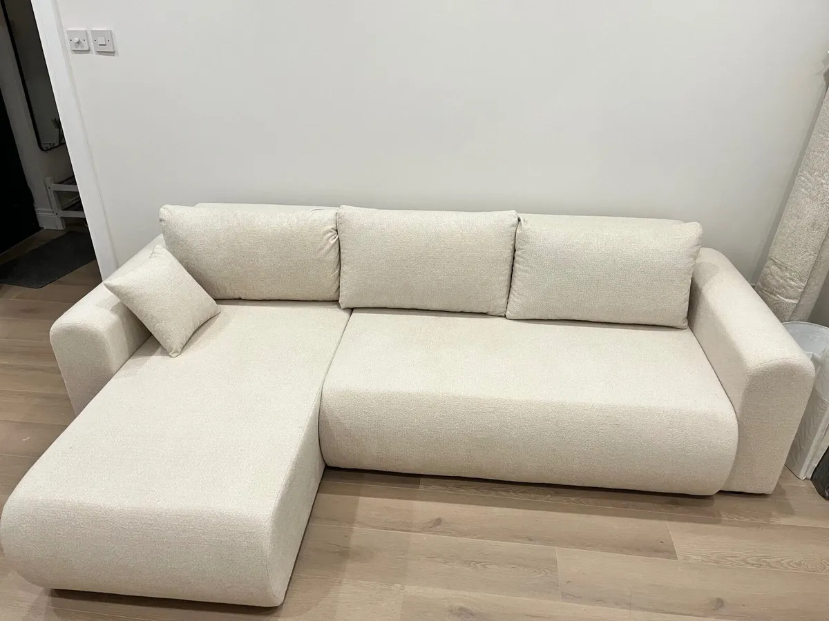 New sofa bed - Image 1