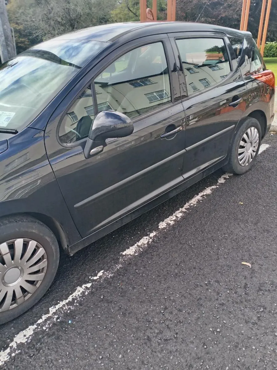 Peugeot 207 2011 - Image 2