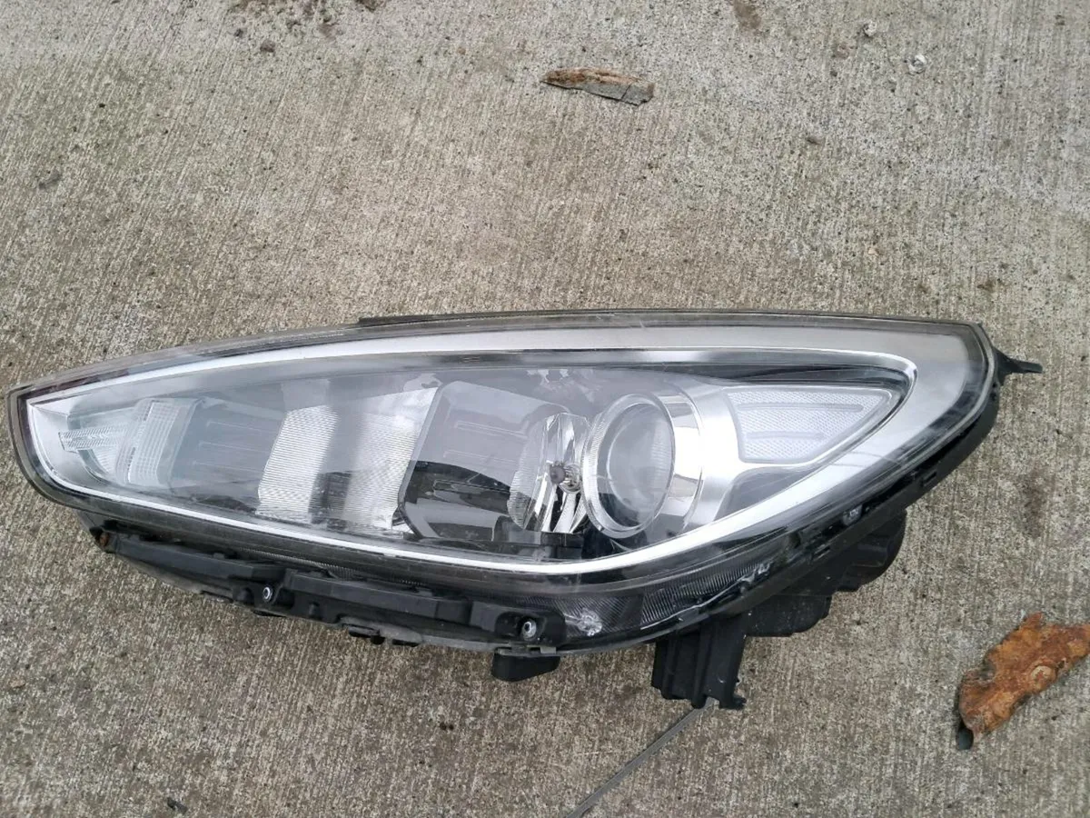 Headlight and grill fir 171 hyundai i30 - Image 4