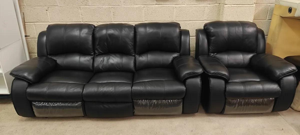 Black Recliner Suite - Image 1
