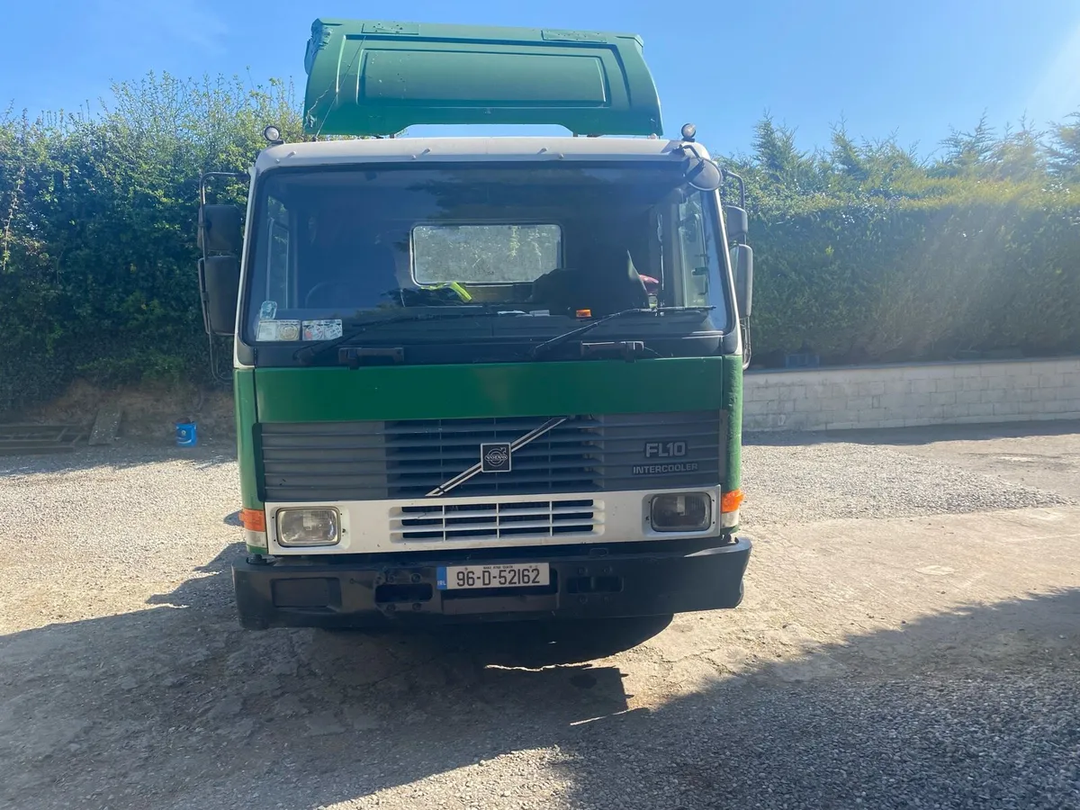 Lorry - Image 1