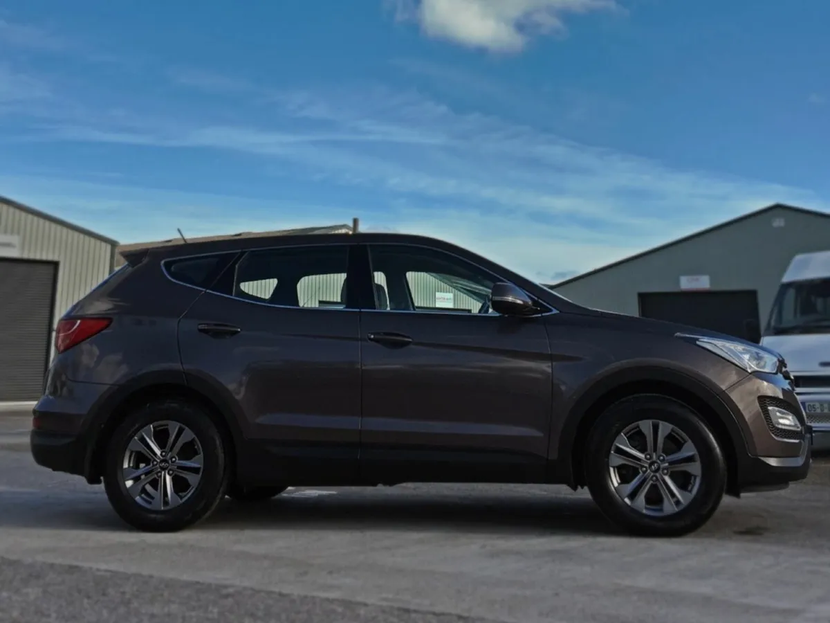 Hyundai Santa Fe 2015 - Image 3