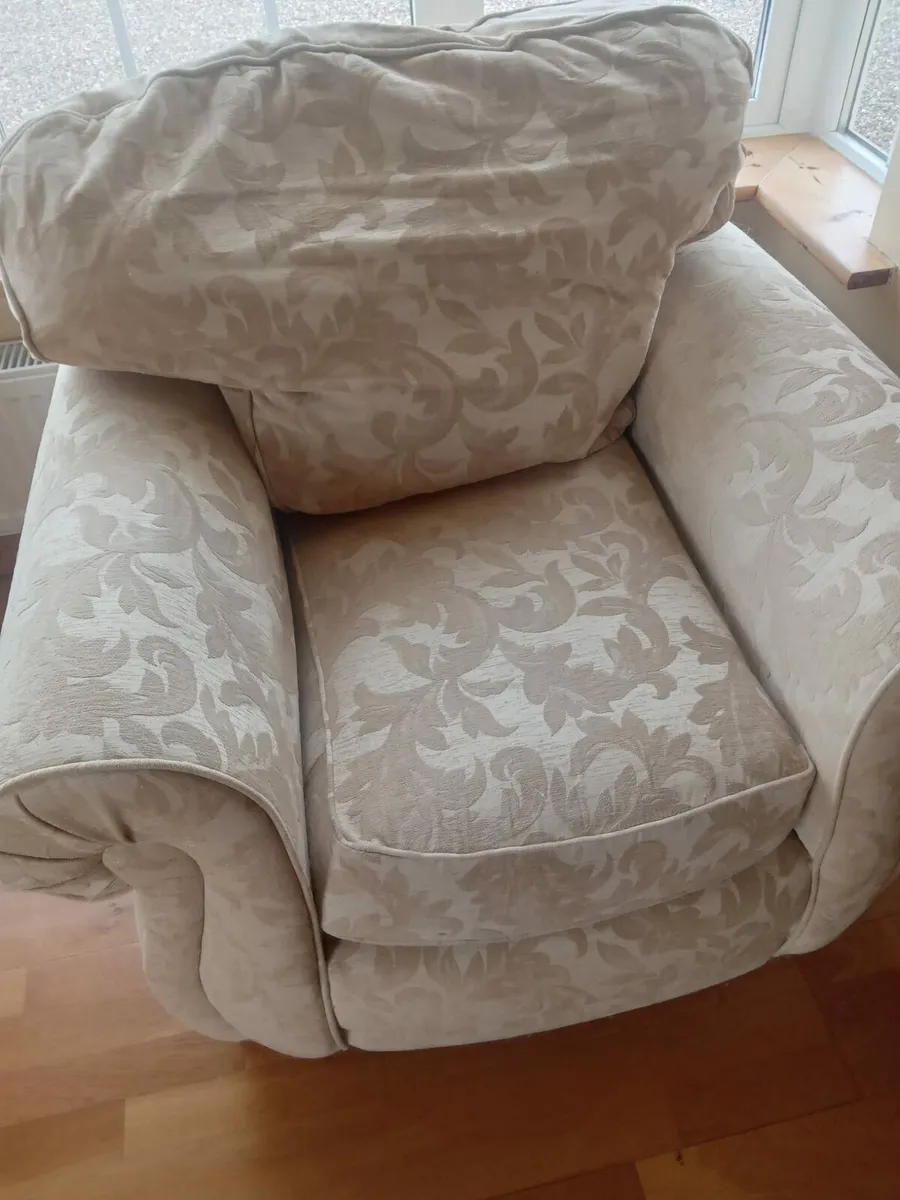 Two cream armchairs - Image 1