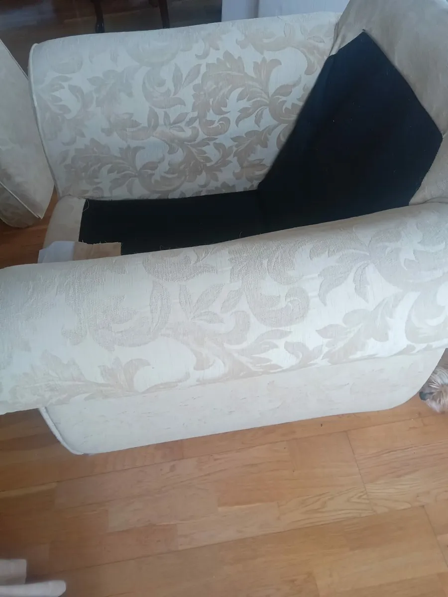 Two cream armchairs - Image 3