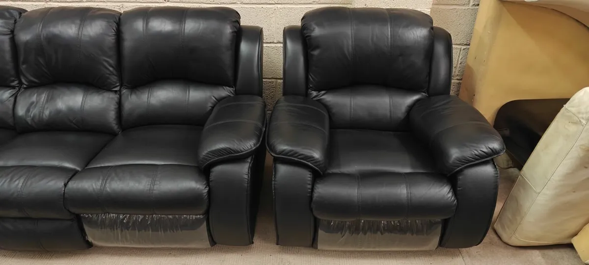 3+1 Black Leather Recliner Suite - Image 3