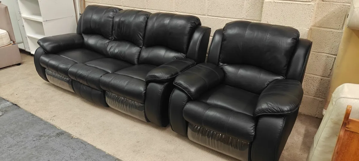 3+1 Black Leather Recliner Suite - Image 4