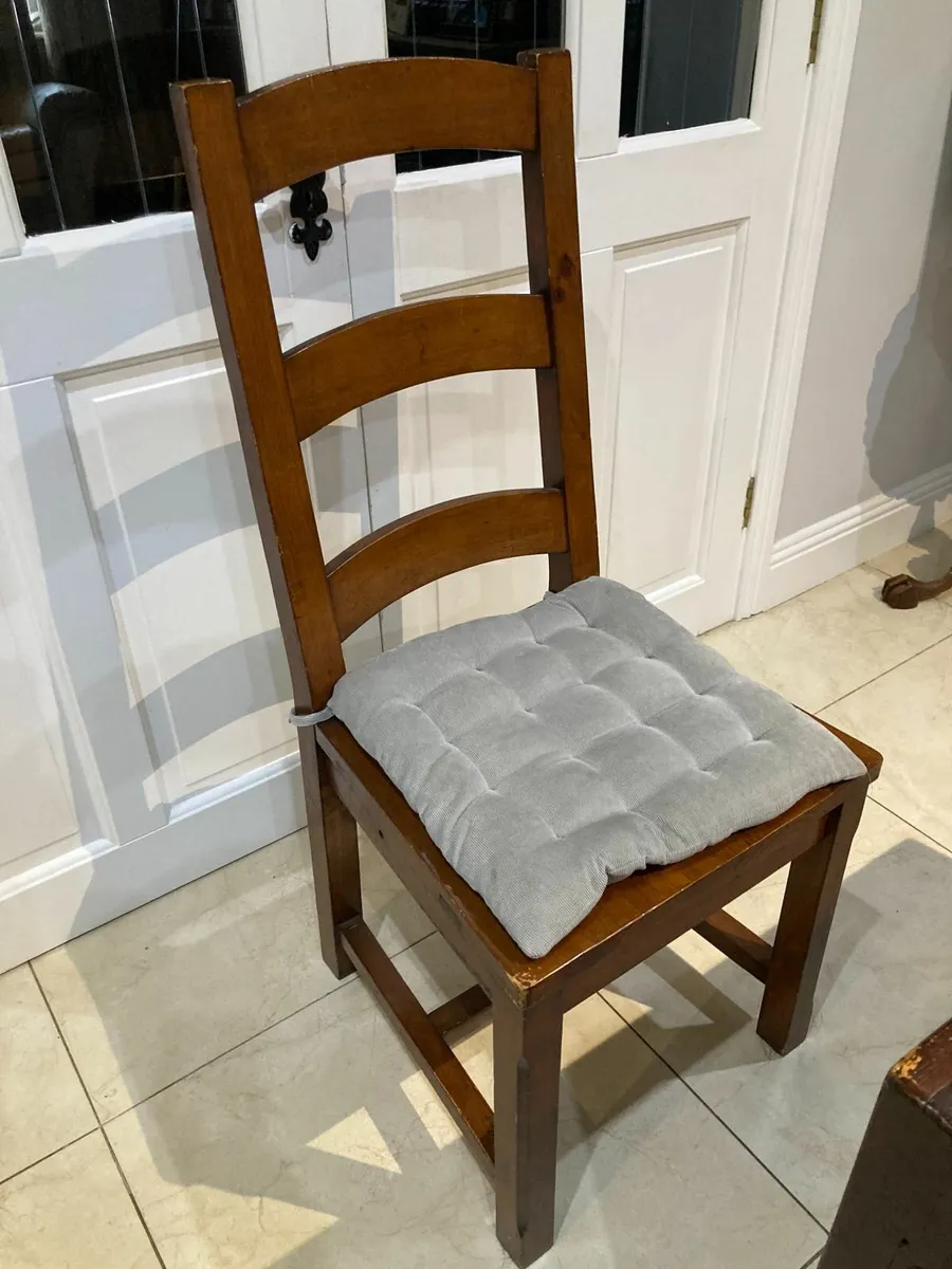 dining room table and 6 chairs - Image 4