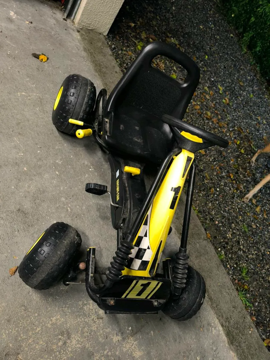 Kids pedal Go kart - Image 1