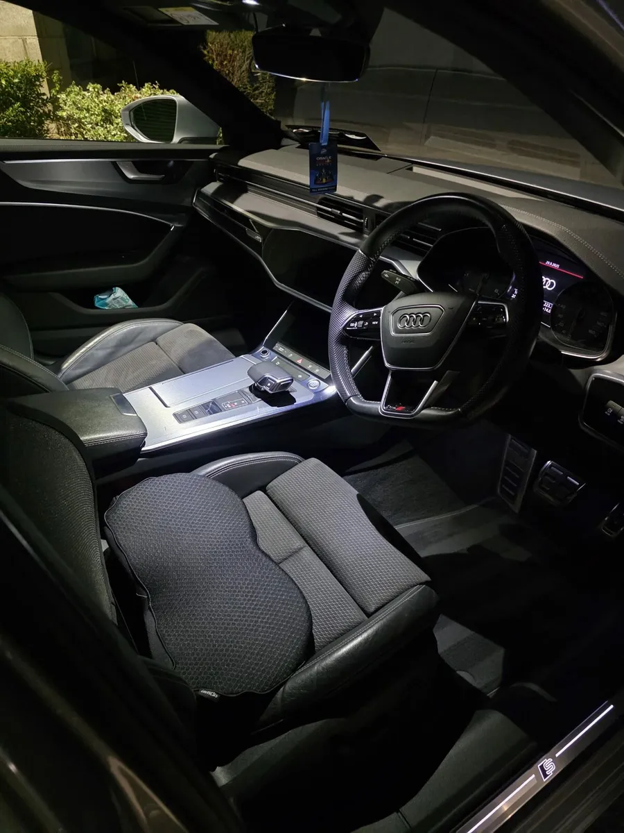 Audi A6 - Image 2
