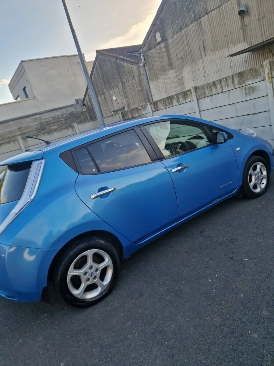 Nissan leaf - Image 4
