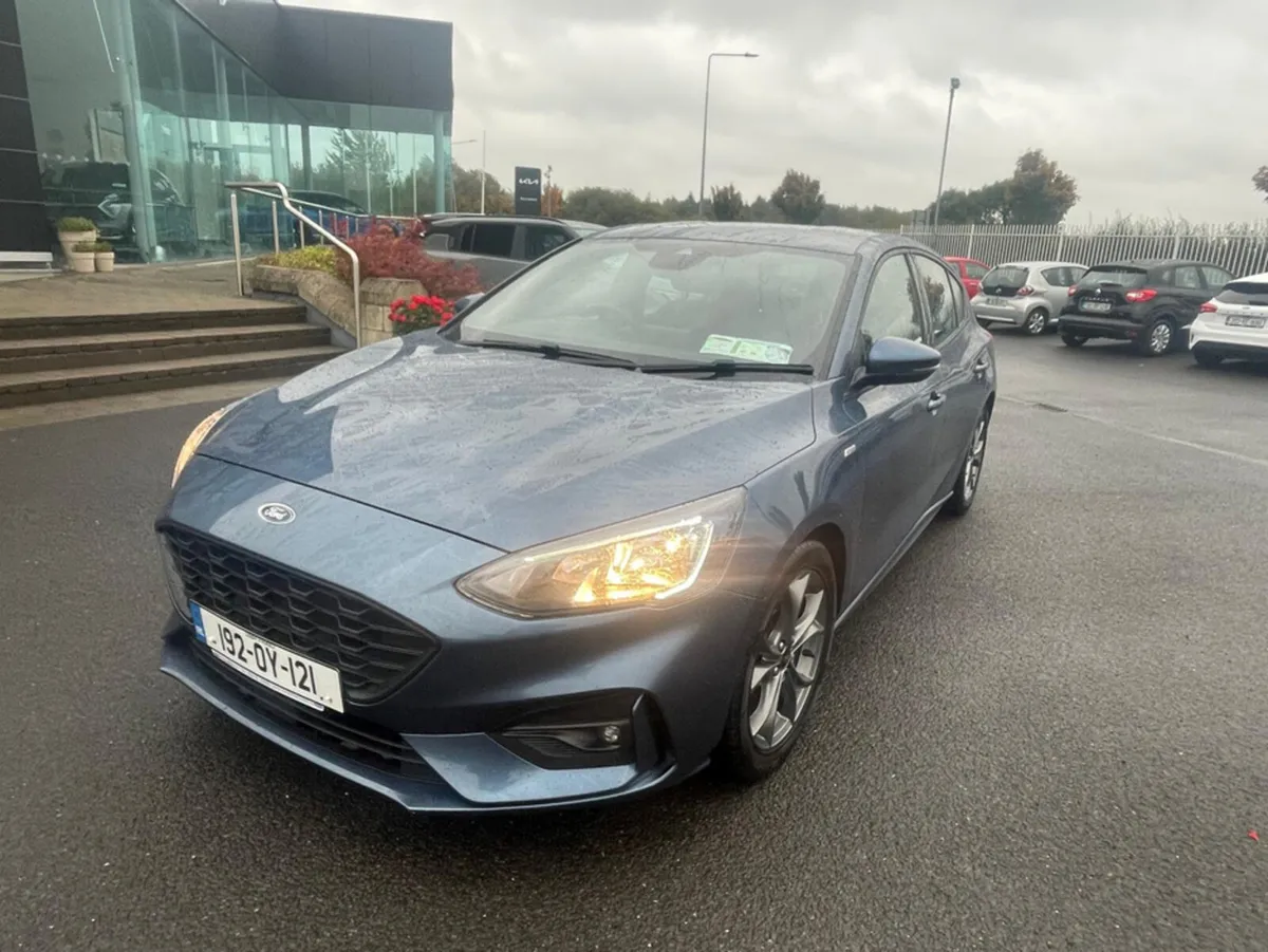 Ford Focus ST-LINE 1.0 ECOBOOST 125 125PS 4DR (ONL - Image 2