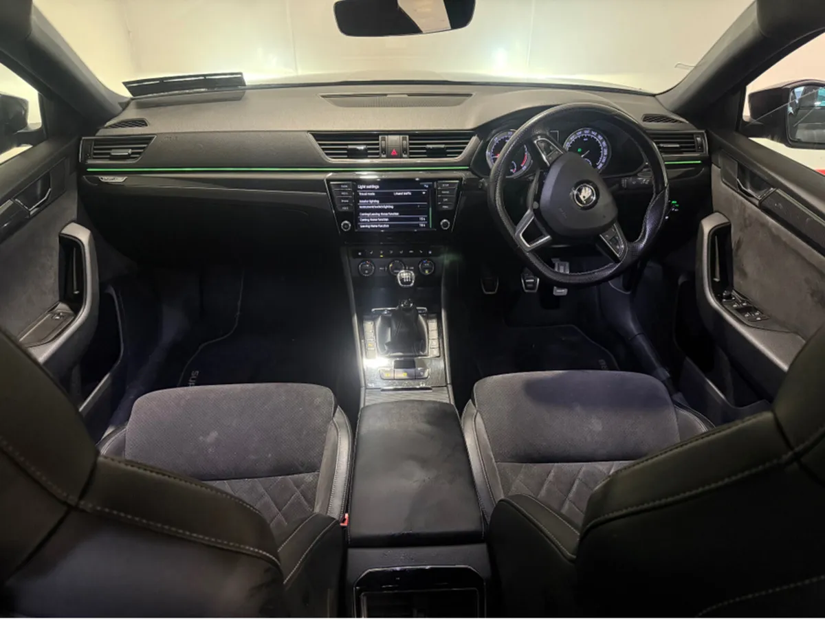 Skoda Superb AMBITION 2.0 TDI 150BHP 4DR - Image 3