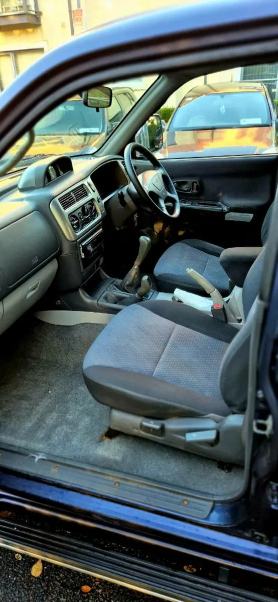 Mitsubishi Pajero Sport - Image 3
