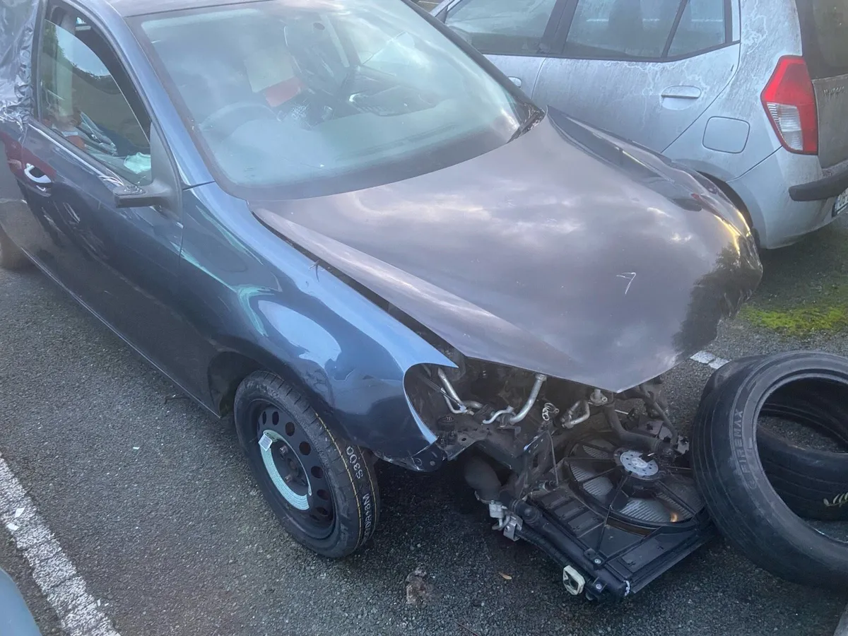 2010 Golf 1.6tdi  - PARTS ONLY - Image 2