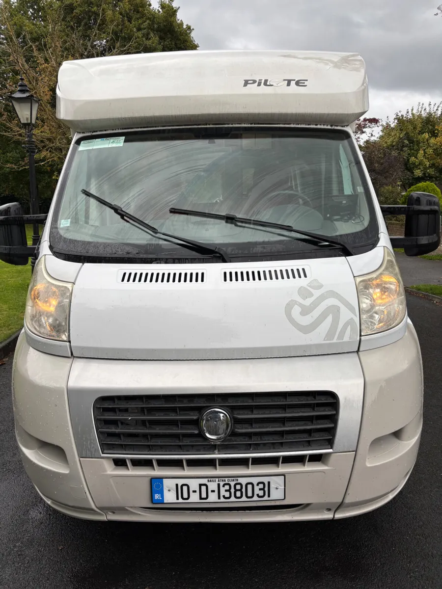 PILOTE AVENTURA P626 LO PROFILE REAR U-LOUNGE 2010 - Image 4