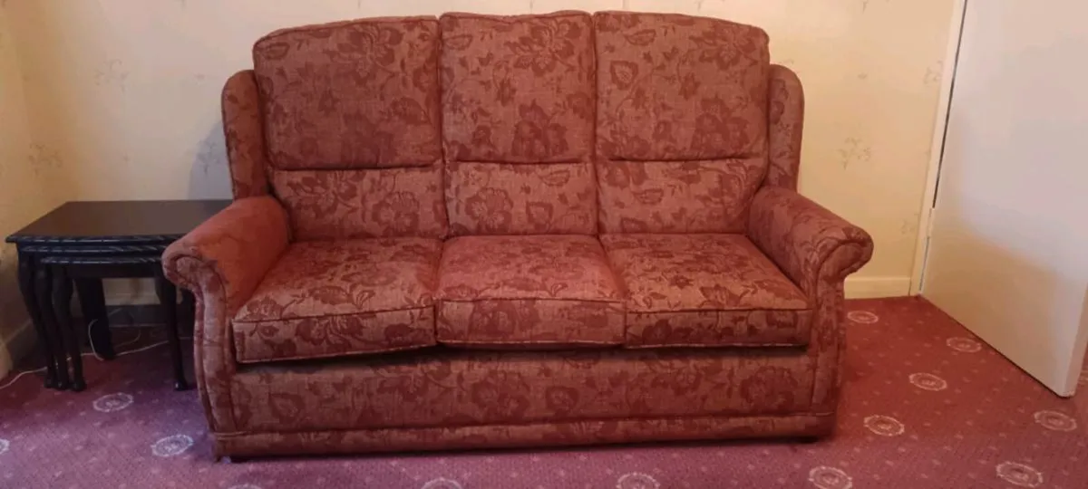 3 piece suite sofa & 2 armchairs - Image 1