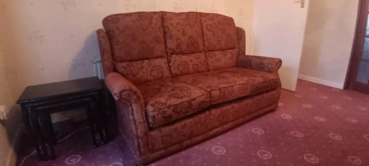 3 piece suite sofa & 2 armchairs - Image 2