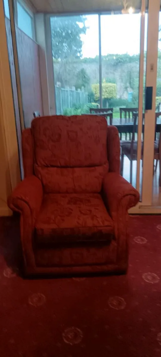 3 piece suite sofa & 2 armchairs - Image 4